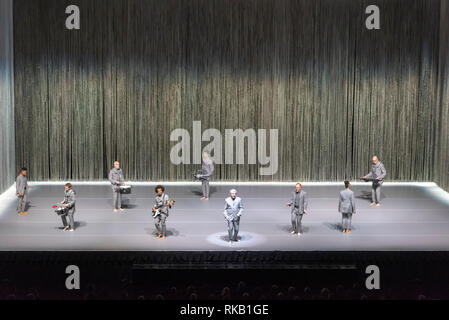 David Byrne's American Utopia tour Premier Direct Arena, Leeds, UK, 21 Octobre 2018 Banque D'Images