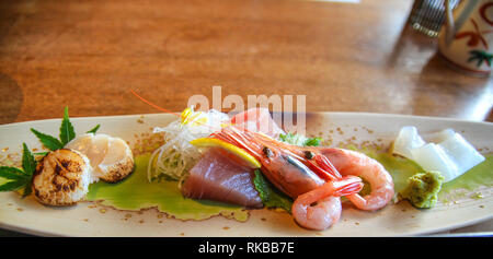 Magnifiquement arrangé fruits de mer japonais à Kyoto, Japon Banque D'Images