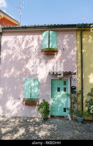 CESENATICO - 7 août 2018 : maison de la vieille place avec bassins en maçonnerie à l'origine utilisé pour la conservation des poissons fraîchement pêchés. Aujourd'hui e Banque D'Images