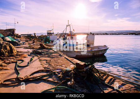 Port. Soirée au port. Estepona, Malaga, Andalousie, espagne. Photo prise - 10 février 2019. Banque D'Images