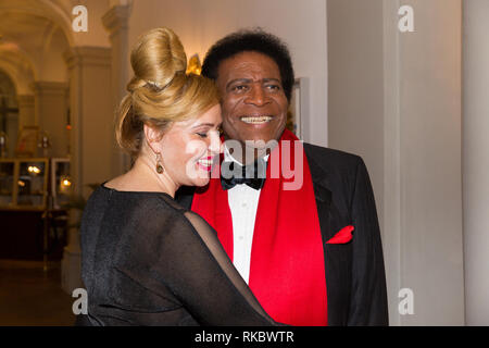 Dresde, Allemagne - 01 février : Roberto Blanco et sa femme Luzandra Blanco pendant l'Opéra Semper Semper Opernball 2019 Ball ( ) Banque D'Images