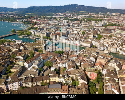ZURICH - Mai 17 : Vue aérienne du centre historique de Zurich, le 17 mai 2015 à Zurich, Suisse. Banque D'Images