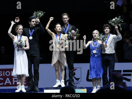 Los Angeles, Californie, USA. 10 fév, 2019. Les gagnants du concours de danse sur glace de gauche, médaillés d, Kaitlyn Weaver et Andrew Poje, médaillés d'or du Canada, Madison, caler et Evan Bates, des États-Unis, les médaillés de bronze, et Piper Gilles et Paul Poirier, du Canada, de poser à l'ISU Four Continents Figure Skating Championship au Honda Center d'Anaheim, Californie, le 10 février 2019. Ringo : crédit Chiu/ZUMA/Alamy Fil Live News Banque D'Images