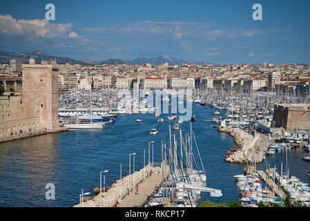 Marseille, France - 16 août 2018 : vue sur l'entrée du Vieux Port Banque D'Images