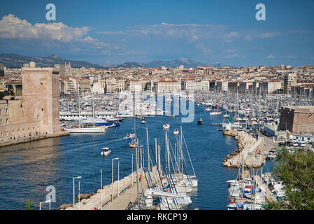 Marseille, France - 16 août 2018 : vue sur l'entrée du Vieux Port Banque D'Images