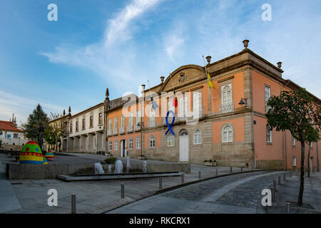 Arcos de Valdevez, Portugal ; Avril 2015 : avis de Pelourinho dans le carré dans le centre historique du village d'Arcos de Valdevez Banque D'Images