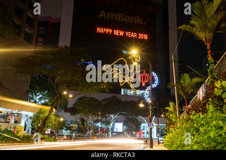 Kuala Lumpur, Malaisie. Janvier 2019. les enseignes lumineuses pour la fête du Nouvel An chinois dans la nuit Banque D'Images