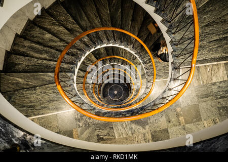 Bel escalier en granit dans un immeuble de bureaux à Oslo Banque D'Images
