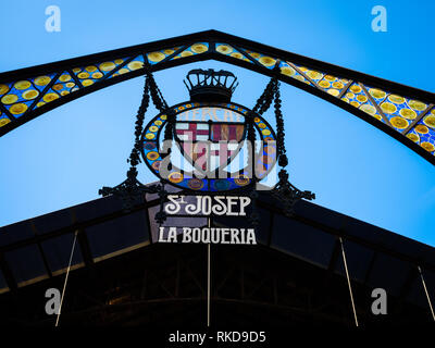 Barcelone, Espagne - CIRCA MAI 2018 : Panneau d'entrée de la Boqueria. C'est un grand marché public dans la Ciudad Vieja district de Barcelone, Catalogne, S Banque D'Images