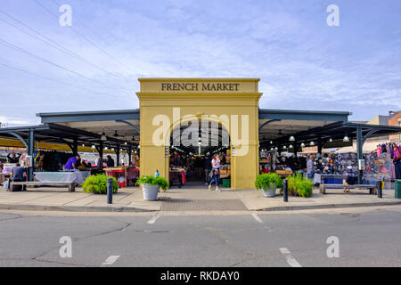 Vue extérieure de la Nouvelle Orléans Marché français, boutiques de la colonnade, Farmer's Market, New Orleans French Quarter, Louisiane, Etats-Unis Banque D'Images