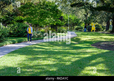 Visiteurs sur les terrains du parc de la Nouvelle-Orléans sculpture Garden Nouvelle-Orléans, Louisiane, parc municipal, États-Unis d'Amérique, États-Unis Banque D'Images