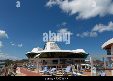 ANTIGUA, ANTILLES - mars 1, 2018 : l'économie d'Antigua est presque entièrement basée sur le tourisme. C'est une destination de croisière majeur, un lieu de villégiature Banque D'Images