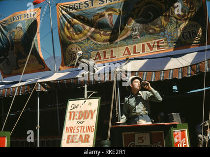 Titre Barker à la base à l'Ohio State Fair, Rutland, Jack Delano Noms des cotisants, photographe créé / Septembre 1941 Publié Subject Headings - Vermont State Fair--(1941 :--Rutland, Vermont) - Foires - Midways - États-Unis--New York--Rutland Banque D'Images