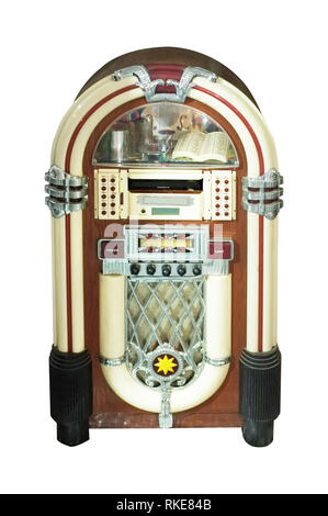Vieux jukebox music player isolé sur fond blanc . Musique Concept Banque D'Images