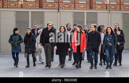 L'ensemble de l'équipe de personnes pour le municipal 2019 est visible pendant l'accompagnement de la loi sur l'actuel maire Ada Colau. 'Barcelona en común' présente la candidature qui participeront à l'élection municipale 2019. Le parti du maire de Barcelone Ada Colau, a présenté lors d'une conférence de presse l'équipe technique avec laquelle elle ira en vote pour le maire de Barcelone. Banque D'Images