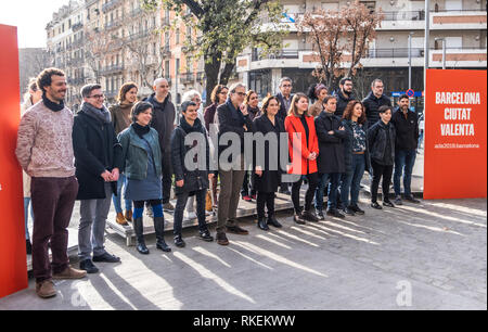 L'ensemble de l'équipe de personnes pour le municipal 2019 est visible pendant l'accompagnement de la loi sur l'actuel maire Ada Colau. 'Barcelona en común' présente la candidature qui participeront à l'élection municipale 2019. Le parti du maire de Barcelone Ada Colau, a présenté lors d'une conférence de presse l'équipe technique avec laquelle elle ira en vote pour le maire de Barcelone. Banque D'Images