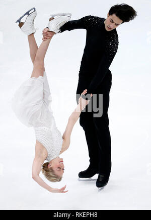 Anaheim, États-Unis. 10 fév, 2019. Kaitlyn Weaver (L) et Andrew Poje du Canada effectuer dans la danse libre danse sur glace au cours de l'ISU Four Continents Figure Skating Championship à Anaheim, États-Unis, 10 février 2019. Credit : Zhao Hanrong/Xinhua/Alamy Live News Banque D'Images