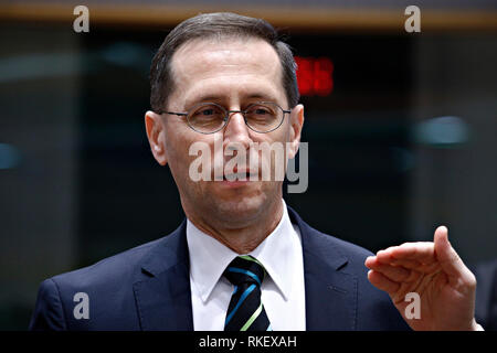 Bruxelles, Belgique. 10 févr. 2019 11. Le ministre des Finances Hongrois Mihaly Varga arrive à assister dans un contexte économique et financier (ECOFIN) Conseil Affaires étrangères. Alexandros Michailidis/Alamy Live News Banque D'Images