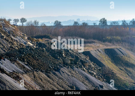 Paysages de tas de déblais dans une carrière dans le sud de l'Allemagne Banque D'Images