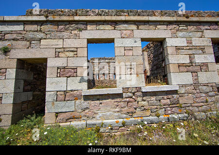 L'intérieur de la maçonnerie de l'époque victorienne immaculée Fort Houmet Herbe sur Alderney. Banque D'Images