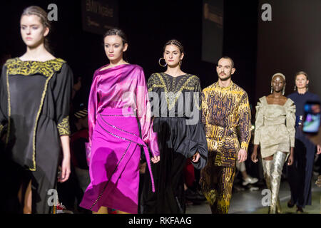 Kiev, UKRAINE - le 5 février 2019 : ANDI collection voir pendant l'Ukrainian Fashion Week 19-20 à Mystetsky Arsenal à Kiev Banque D'Images