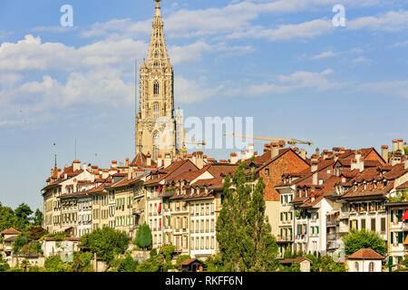 Voir oh la vieille ville et de la cathédrale La cathédrale de Berne à Berne, Suisse Banque D'Images