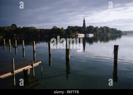 Malchow, Inselstadt im Malchower See, plaque de lac mecklembourgeoise, Mecklenburg-Vorpommern, Allemagne Banque D'Images