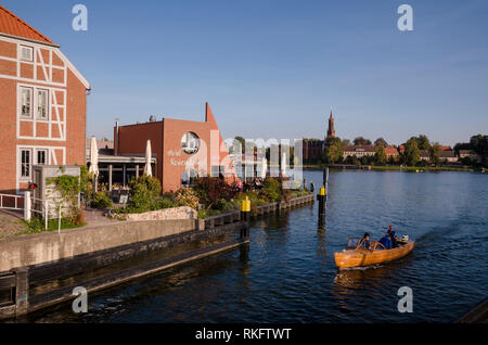 Malchow, Inselstadt im Malchower See, plaque de lac mecklembourgeoise, Mecklenburg-Vorpommern, Allemagne Banque D'Images