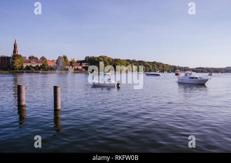 Malchow, Inselstadt im Malchower See, plaque de lac mecklembourgeoise, Mecklenburg-Vorpommern, Allemagne Banque D'Images