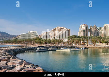 Belle vue d'Eilat - La célèbre ville balnéaire sur la mer rouge en Israël Banque D'Images
