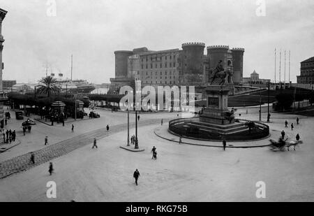 Maschio Angioino, Piazza Municipio, Naples, Campanie, Italie 1950 Banque D'Images