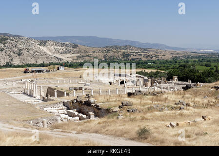 Vue panoramique sur le site archéologique de Tripoli sur le méandre, Yenicekent, Turquie. Banque D'Images