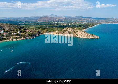 Vue de dessus de la plage de Tolo ou 'Psili Ammos' est à partir de sites touristiques les plus populaires d'Argolide, dans le Péloponnèse, Grèce Banque D'Images