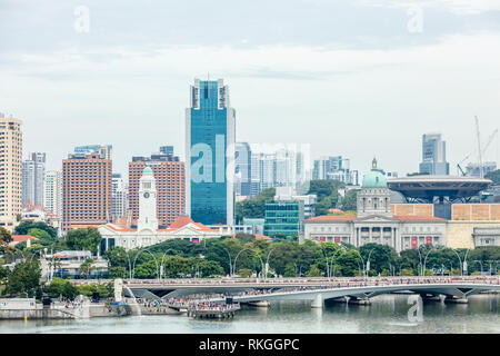 Singapour Merlion Park et Victoria Concert Hall vue aérienne dans d'élégantes couleurs rétro Banque D'Images