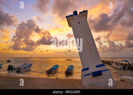 Puerto Morelos sunrise lighthouse en Riviera Maya Maya du Mexique.