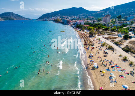 Vue de dessus de la plage de Tolo ou 'Psili Ammos' est à partir de sites touristiques les plus populaires d'Argolide, dans le Péloponnèse, Grèce Banque D'Images