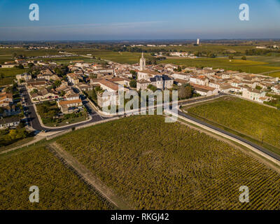 Saint Estèphe, village situé le long de la route des vins de Saint Estèphe dans la région de Bordeaux, France, Europe Banque D'Images