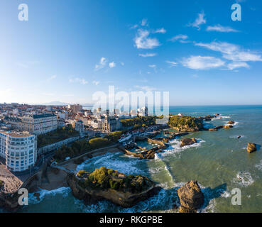 Ville de Biarritz et ses célèbres plages de sable, Miramar et La Grande Plage, Golfe de Gascogne, océan Atlantique, Pays Basque, France Banque D'Images