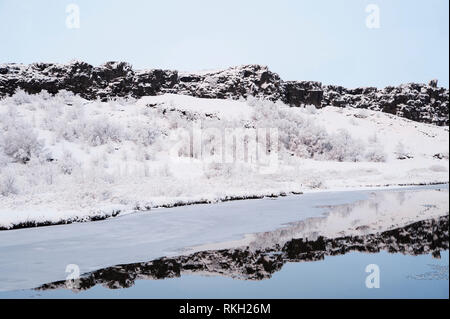 Islande : un rift Silfra S.p.a. est formé dans la divergence entre la frontière tectonique et de l'Amérique du Nord et les plaques eurasienne est situé dans le Þingvallavatn Banque D'Images