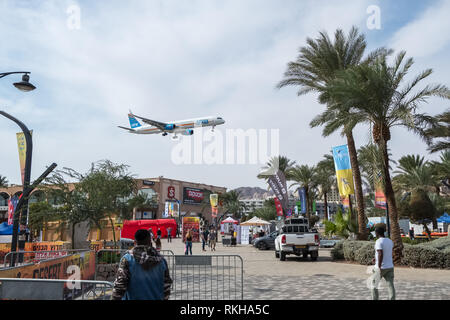 Eilat, Israël - le 29 novembre 2018 : avions Boeing 757-300 israélienne Arkia Airlines est l'atterrissage à l'aéroport d'Eilat. Banque D'Images