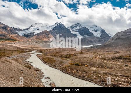 La vallée du glacier de Mont Athabasca, Saskatchewan, Glacier Athabasca Glacier, promenade des Glaciers, Jasper National Parc National Banque D'Images