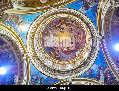 Bergame, Italie - le 4 janvier 2019. Dôme de la Chiesa Prepositurale di Santa Maria Immacolata delle Grazie église. Bergame, Lombardie, Italie. Banque D'Images