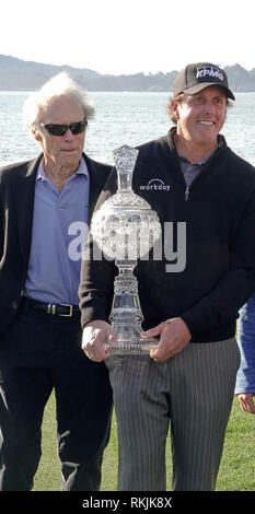 Pebble Beach Golf Links, Californie, USA. 11 Février, 2019 Pebble Beach Golf Links, CA, USA Clint Eastwood lors de la présentation du prix au cours de la dernière ronde finition lundi, à Pebble Beach Golf Course à l'AT&T, à Pebble Beach Pro-Am Crédit : Motofoto/Alamy Live News Banque D'Images