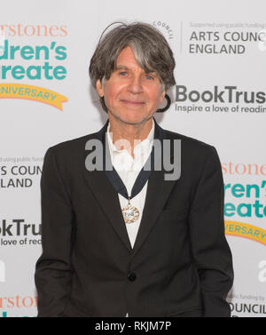 Waterstone's Piccadilly, Londres, Royaume-Uni. 11 Février, 2019. Dans le cadre de l'Waterstones Children's Laureate 20e anniversaire, les anciens lauréats réunir à l'occasion de la publication du nouveau lauréat des envolées d'anthologie (Walker Books). Image : auteur et l'illustrateur Anthony Browne, lauréat de l'enfant de 2009 à 2011. Credit : Malcolm Park/Alamy Live News. Banque D'Images