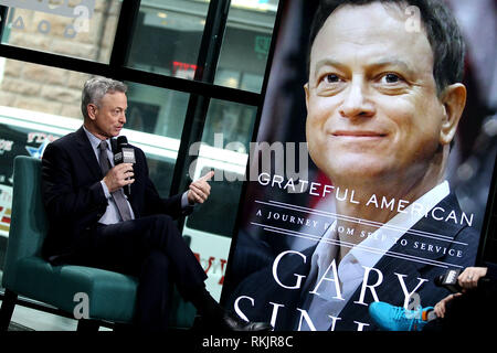 New York, USA. 11 févr., 2019. Gary Sinise au Lundi, Février 11, 2019 Construire l'intérieur de la série Celebrity Candids parlant de son nouveau livre, 'Reconnaissant American : un voyage à partir de l'auto de Service' à construire Studio à New York, USA. Crédit : Steve Mack/S.D. Mack Photos/Alamy Crédit : Steve Mack/Alamy Live News Banque D'Images