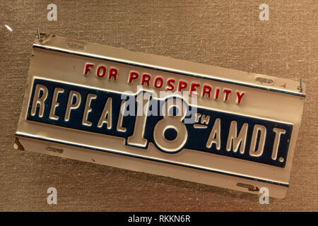 Une plaque d'appeler à l'abrogation de l'amendement 18, la Mob Museum, Las Vegas (ville de Las Vegas), Nevada, United States. Banque D'Images