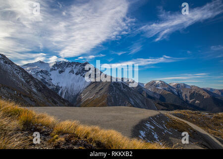 La vue de Mt Cheeseman de certaines montagnes dans la gamme Craigieburn, Nouvelle-Zélande Banque D'Images