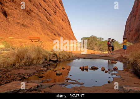 L'intérieur de Gorge Walpa Kata Tjuta Banque D'Images