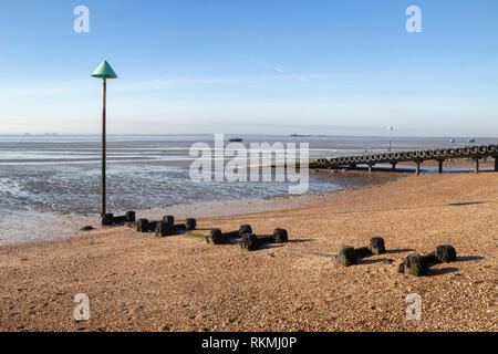 Thorpe bay beach près de Southend-on-Sea, Essex, Angleterre Banque D'Images