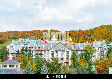 Belle couleur d'automne du Parc National Mont Tremblant au Québec, Canada Banque D'Images